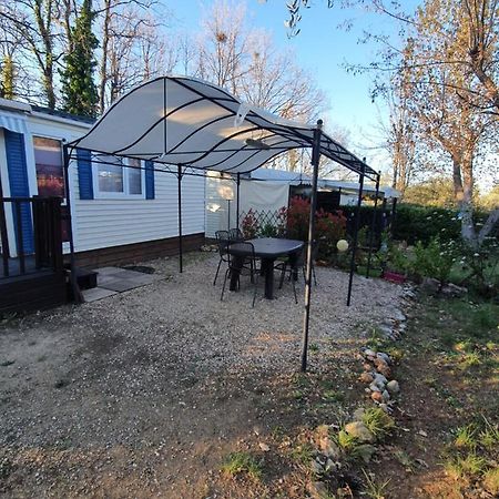 Rose 27 Aups Exterior photo