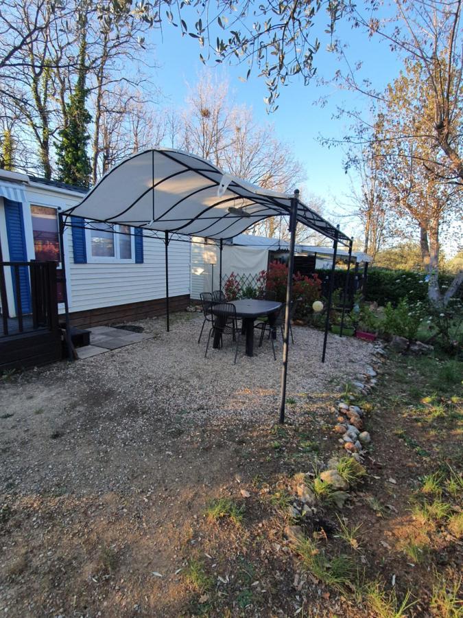 Rose 27 Aups Exterior photo